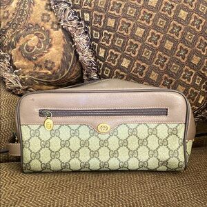 Gucci pouch cosmetic